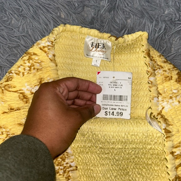 Yellow Skirt. Size: Large - Picture 2 of 2